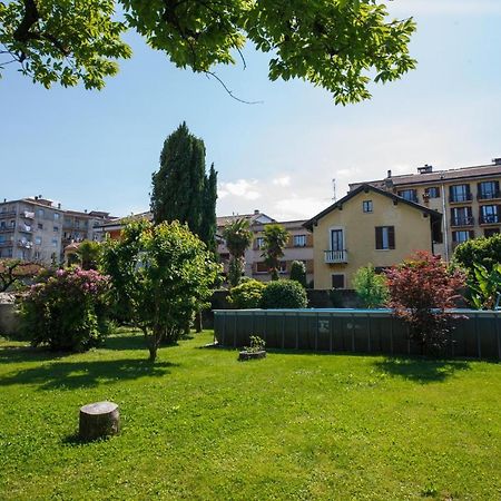 Villa Rachel Intra Esterno foto